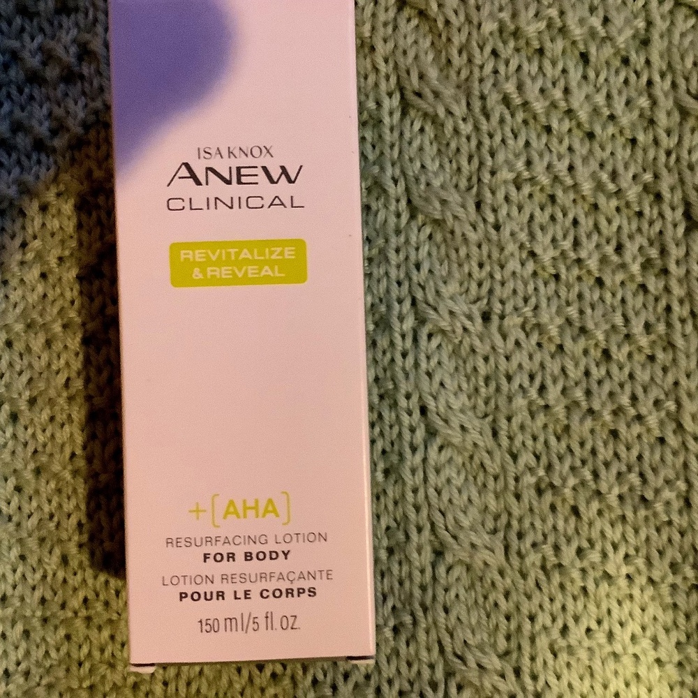 Isa Knox Anew Clinical AHA resurfacing body lotion